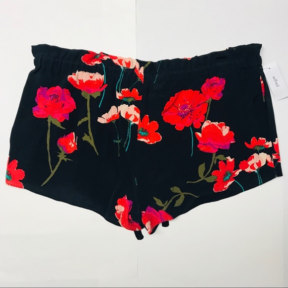 Drawstring Floral Shorts - Picture 2 of 8